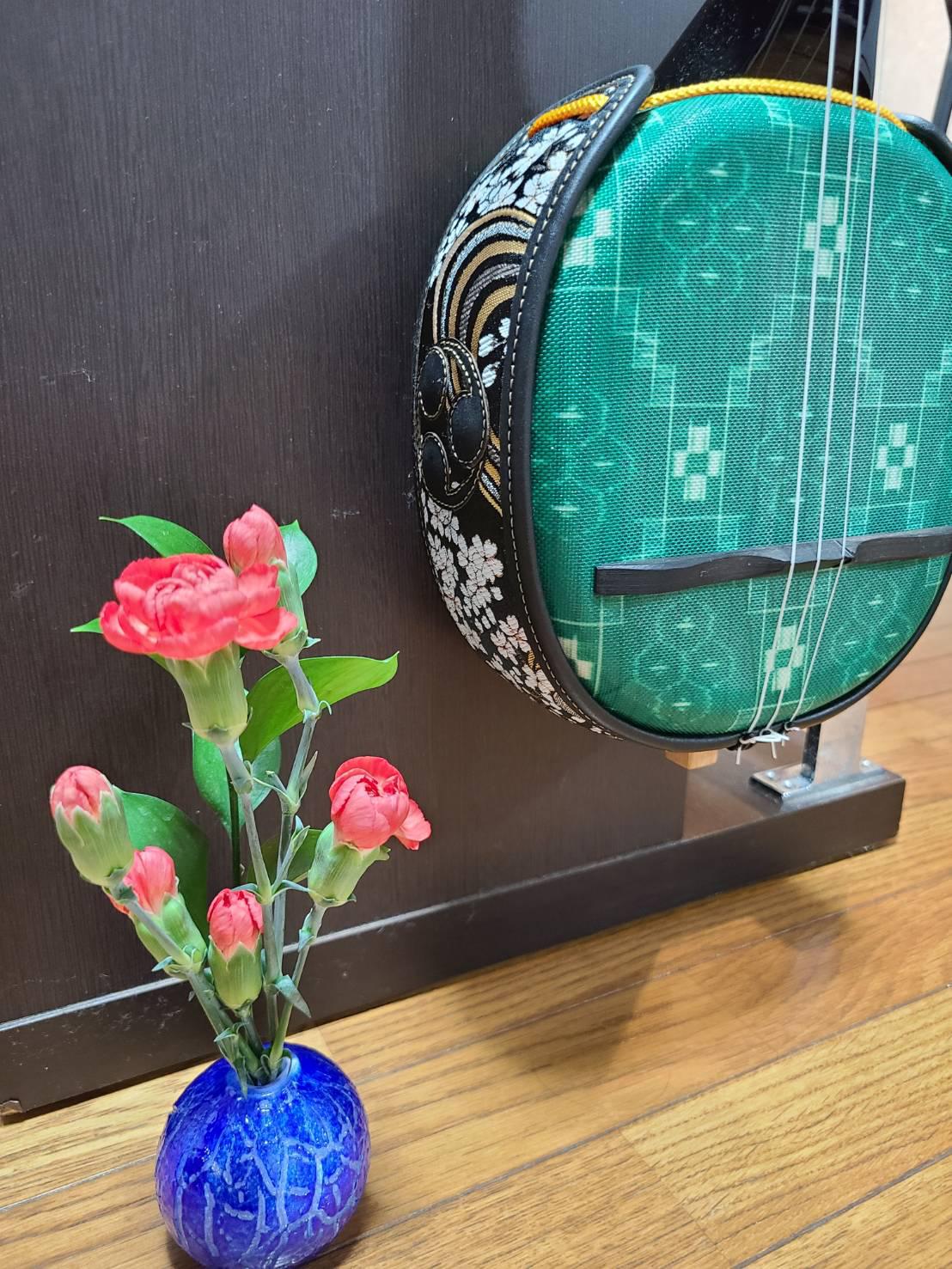 三線と琉球ガラス🌍